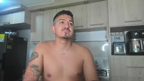 Snapshot of aronwilliams69 chatting on January 15, 6:12 am ARON Independent model online show from January 15, 6:12 am
