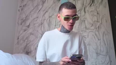   online show from November 30, 1:35 pm