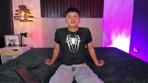 ash_russell online show from January 6, 7:40 pm