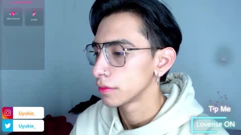 Ash online show from December 23, 1:14 am