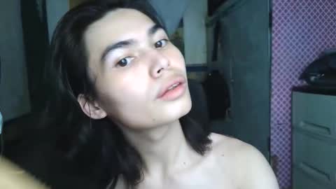 asian_babyboi online show from January 19, 8:27 am