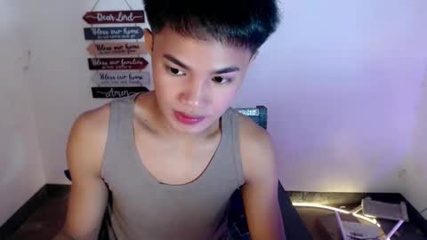 asian_lover05 online show from March 30, 5:58 pm