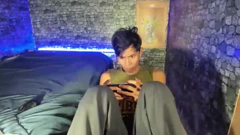 mark online show from April 22, 6:56 pm