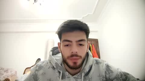 asihandsome06 online show from February 9, 6:16 pm