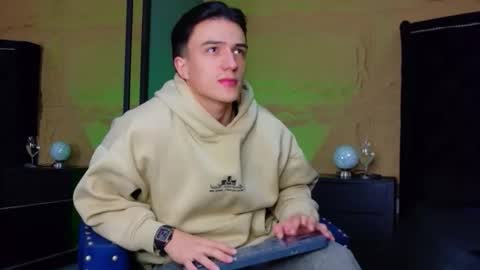 Aslan  online show from April 2, 3:26 am