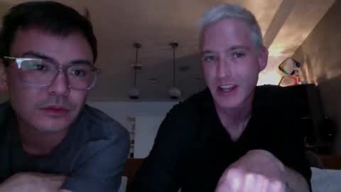 Thomas and Garret online show from April 6, 5:52 am