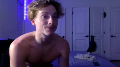 augiexrated online show from February 5, 6:42 am