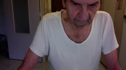 auguste061400 online show from December 16, 9:16 am