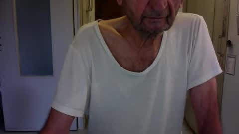 auguste061400 online show from November 7, 9:56 am