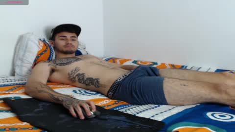 Axel online show from February 10, 4:04 pm