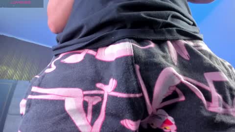 axel_grey_ online show from April 7, 1:00 pm