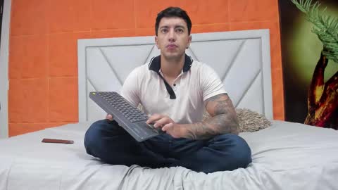 axel_hendrick online show from February 2, 11:51 am