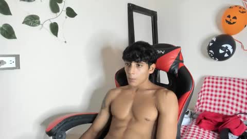 axel_rosse2 online show from November 2, 11:09 pm