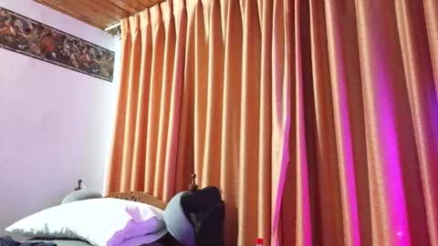 axelcr0ss online show from October 8, 12:37 am