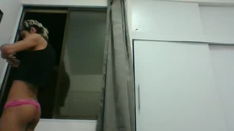 Axel  online show from February 10, 2:52 am