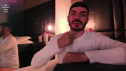 Axel Thompsom online show from November 15, 12:29 pm