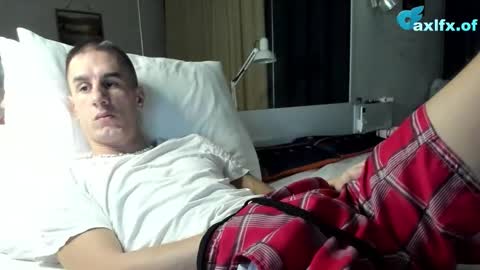 Axl online show from October 28, 2:47 am