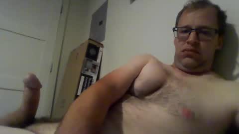 Snapshot of b21lundeen chatting on September 12, 7:36 pm your-personal-weener online show from September 12, 7:36 pm