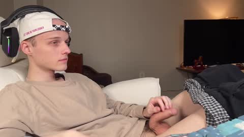 Big cock boy online show from December 21, 6:19 am