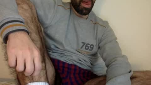 Snapshot of babyhardy chatting on February 19, 5:06 pm Tom A.    online show from February 19, 5:06 pm