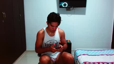 Snapshot of babysebasxxx chatting on October 21, 3:20 am sebas online show from October 21, 3:20 am