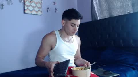 Hey Im Zayn good to see u here online show from October 4, 8:13 pm