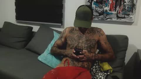 BadCouple  online show from September 14, 2:13 am