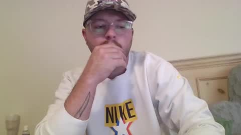 Snapshot of baddydaddy23 chatting on October 21, 8:12 pm Jon online show from October 21, 8:12 pm