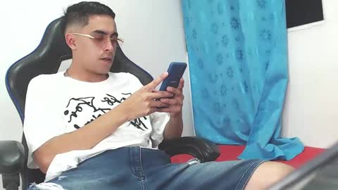 Juan Help us reach 100 likes online show from February 23, 11:36 pm