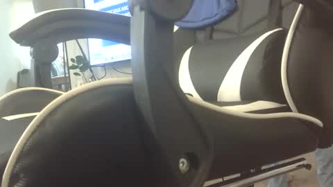 b online show from April 14, 1:11 pm