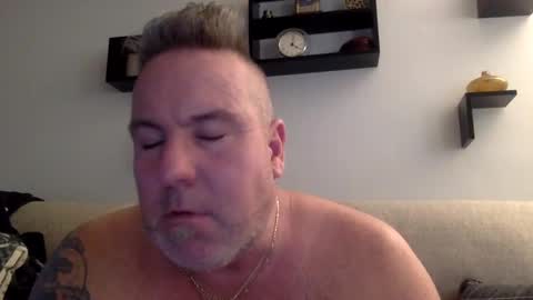 Snapshot of banana5289 chatting on February 27, 9:04 pm banana5289 online show from February 27, 9:04 pm