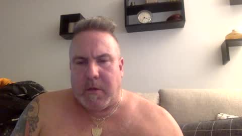 Snapshot of banana5289 chatting on March 4, 8:38 pm banana5289 online show from March 4, 8:38 pm
