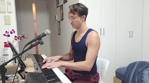 BareBritPianist online show from November 27, 7:01 am