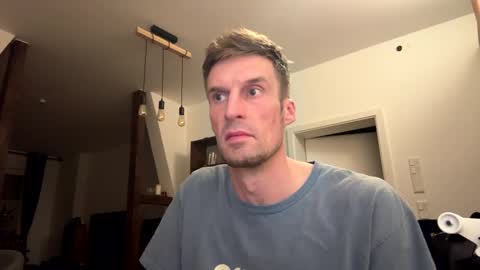 Snapshot of basst23 chatting on December 23, 11:17 pm basst23 online show from December 23, 11:17 pm