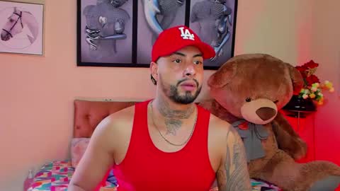 bastian_jones1 online show from February 2, 9:13 pm