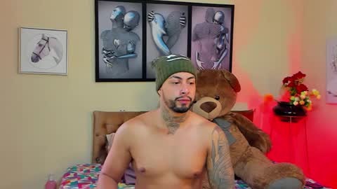 bastian_jones1 online show from February 1, 7:23 pm