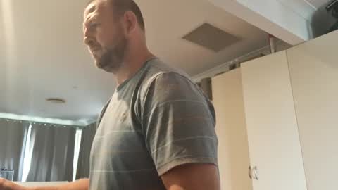 Snapshot of bazooka76 chatting on February 25, 11:11 pm bazooka76 online show from February 25, 11:11 pm