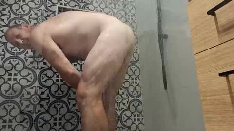 Snapshot of bazooka76 chatting on December 15, 6:59 pm bazooka76 online show from December 15, 6:59 pm