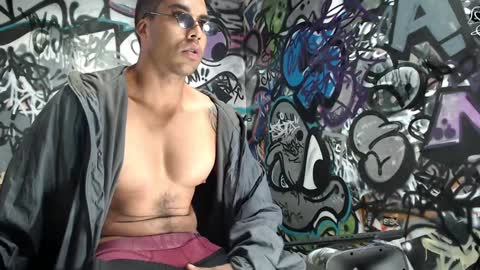 Snapshot of bbc_monster1 chatting on December 29, 12:45 pm Justin online show from December 29, 12:45 pm
