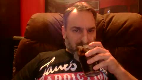 Snapshot of beardedambition chatting on October 25, 10:00 pm beardedambition online show from October 25, 10:00 pm