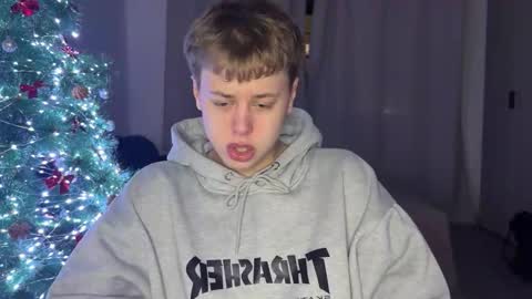 beeb0y online show from December 2, 3:37 pm