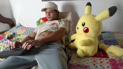 independent model online show from October 1, 2:04 am