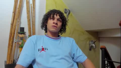 independent model online show from December 6, 8:26 am