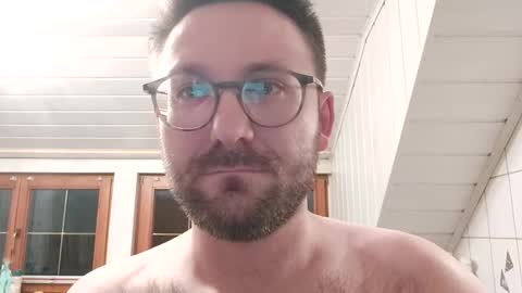 Snapshot of ben00189 chatting on December 30, 6:05 pm ben00189 online show from December 30, 6:05 pm