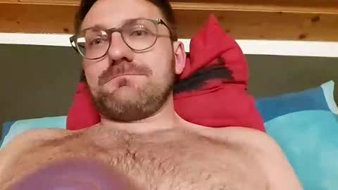 Snapshot of ben00189 chatting on September 17, 6:20 pm ben00189 online show from September 17, 6:20 pm