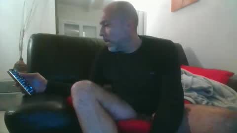 benbare13 online show from November 10, 8:36 pm