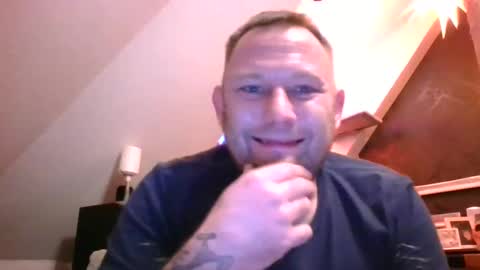 benizio online show from December 4, 3:21 pm