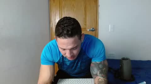 benjamin_isaac online show from December 14, 10:28 pm