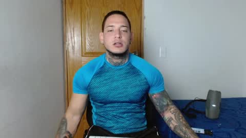 benjamin_isaac online show from December 18, 12:10 am