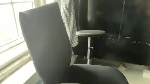 benjiro_boy online show from March 8, 2:54 pm